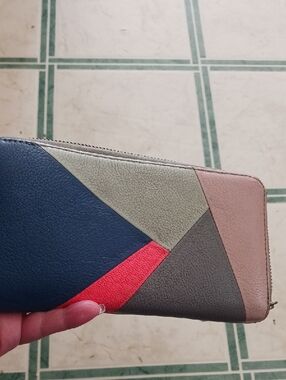 FOSSIL LOGAN RFID Colorblock Leather Zip Wallet - Navy, Pink, Gray, Coral